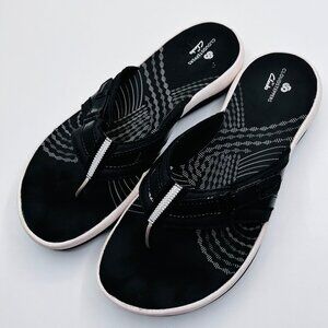 SIZE 10 Clarks Cloudsteppers Breeze Sea Black Patent Flip Fllops